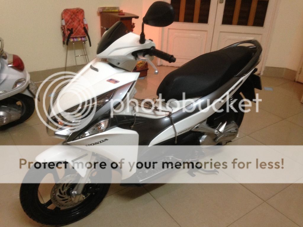Bán airblade đầu bự màu trắng đời 2012 ( có hình thực tế )