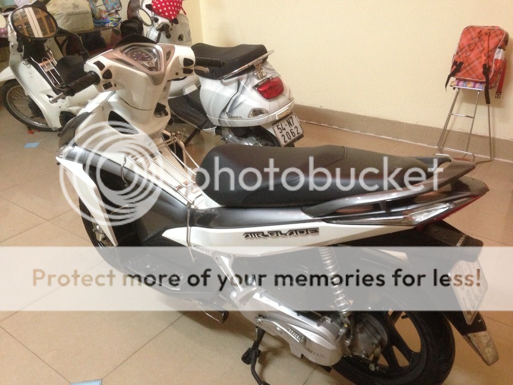 Bán airblade đầu bự màu trắng đời 2012 ( có hình thực tế ) - 1
