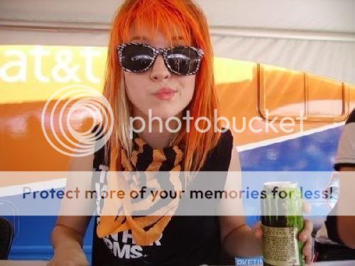 hayley williams twitter backgrounds. Hayley williams Image