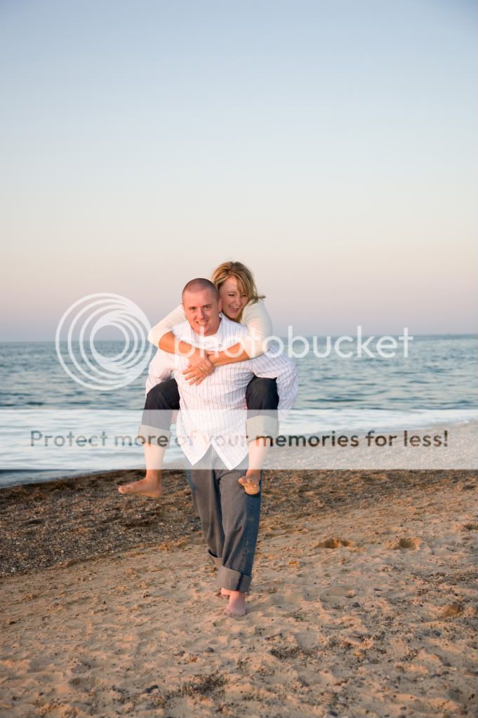 IMAGE: http://i458.photobucket.com/albums/qq309/jlrichmond76/151_WarrenEckhoff_Engagements.jpg