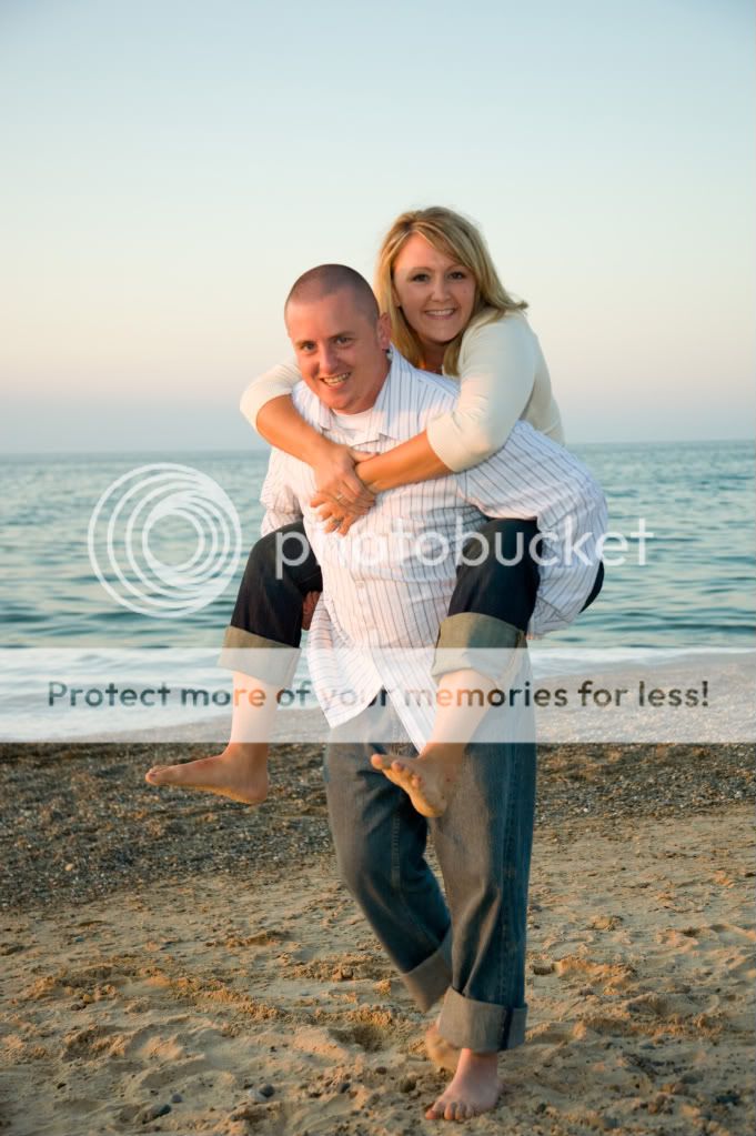 IMAGE: http://i458.photobucket.com/albums/qq309/jlrichmond76/153_WarrenEckhoff_Engagements.jpg