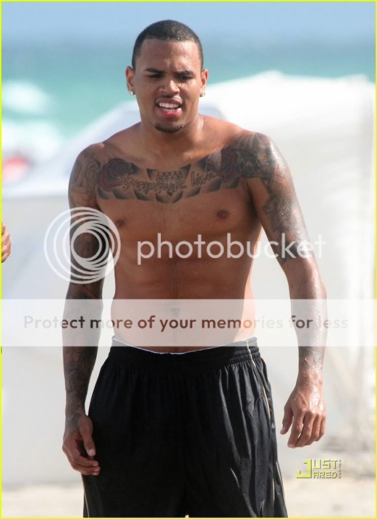 chris-brown-shirtless-miami-14.jpg Shirtless